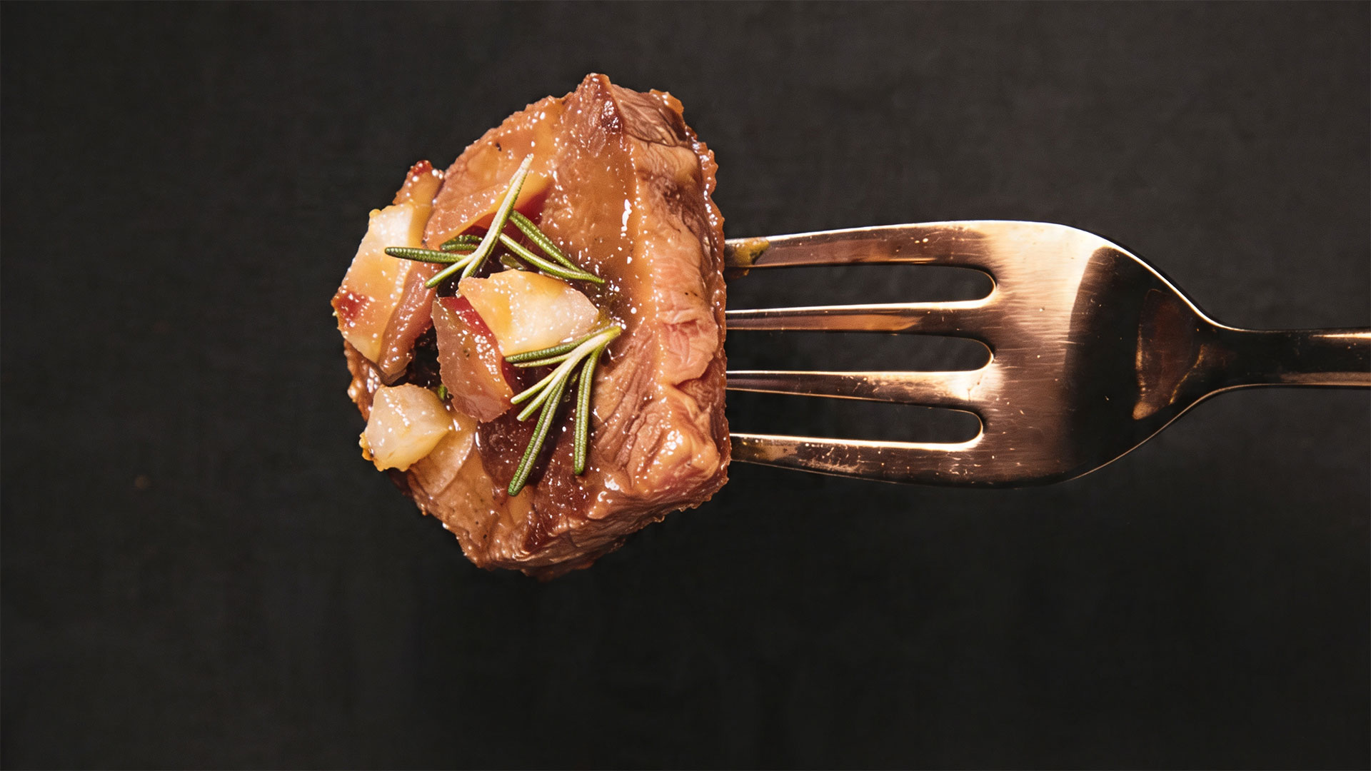 Scopri cosa significa vivere l’esperienza GingerGi: cucina vegetale contemporanea, piatti creativi e un modo diverso di stare a tavola, tra gusto, leggerezza e condivisione.